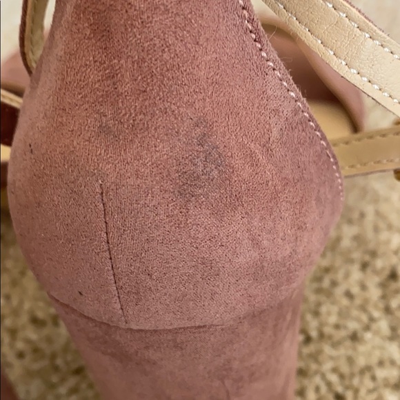 Pink heels - Picture 4 of 5